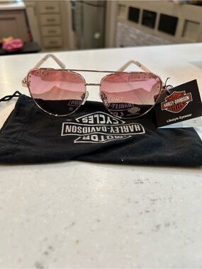 Harley-Davidson Gold Frame Sunglasses with Pink Gradient Lenses